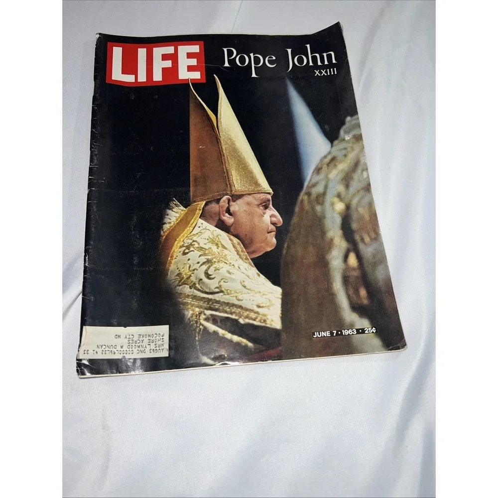 1963 LIfe Magazine June 7 Pope John‎ XXIII (23) the 'Thresher Clemmie Churchill